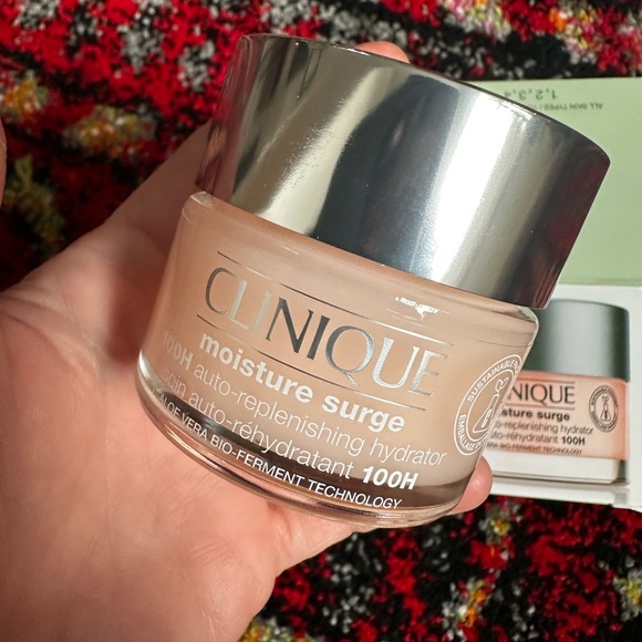NEW Clinique Moisture Surge 100-Hour Auto-Replenishing Hydrator, 1.7 Oz - Picture 2 of 4